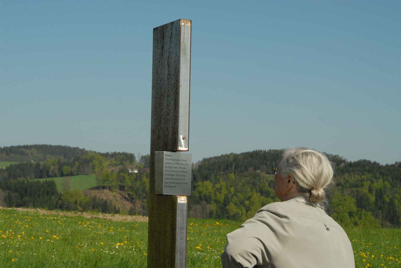 Wanderin am Kirchschlägersteig
